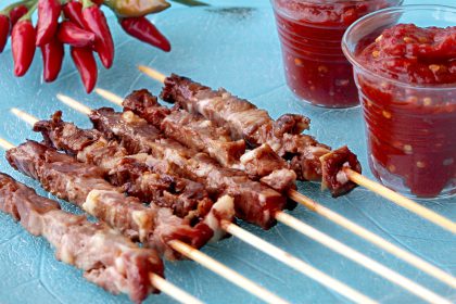 Arrosticini abruzzesi con confettura piccante alla cannella