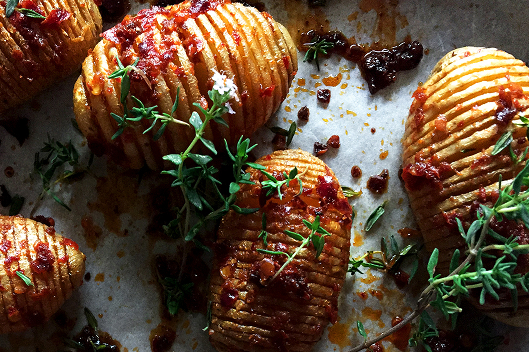 Patate hasselback con 'nduja e timo