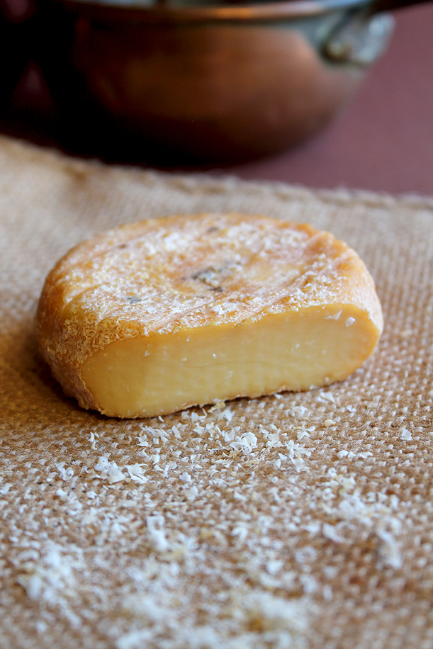 Crackers fatti in casa con Robiola di Roccaverano DOP - La robiola secca