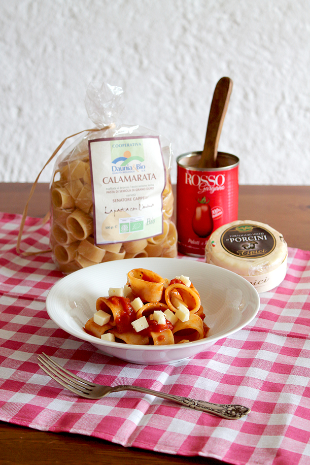 asta fredda con pomodoro e formaggio ai porcini