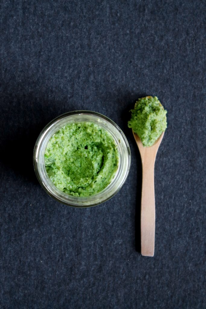 Pesto di sedano e prezzemolo